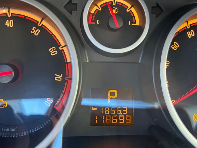 OPEL CORSA ELEGANCE 1.4 AUTO SPANISH LHD IN SPAIN ONLY 73000 MILES SUPERB 2011